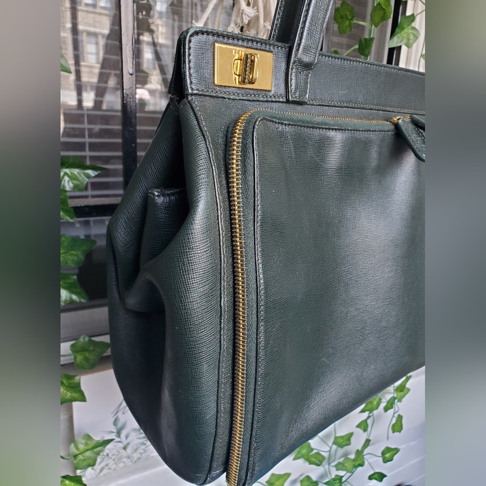 Gucci Structured Green Leather Bag - Picture 9 of 17